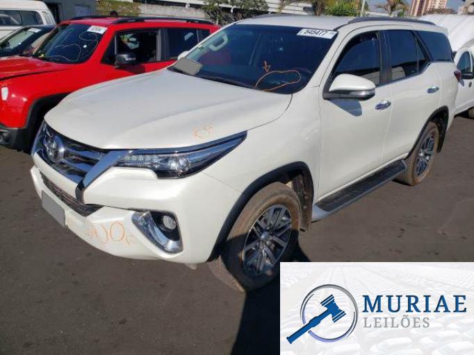 TOYOTA HILUX SW4 16/16