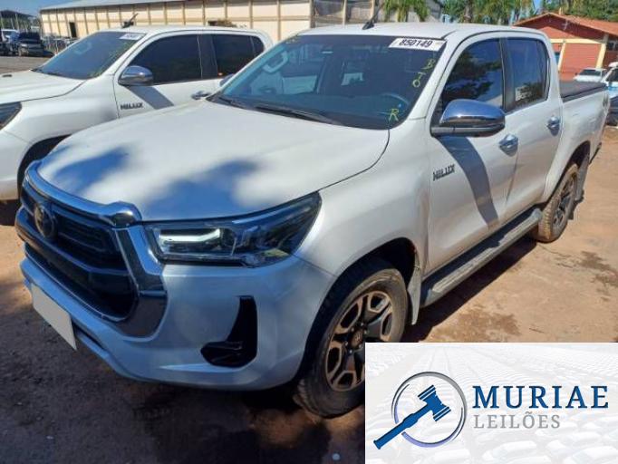 TOYOTA HILUX 23/24