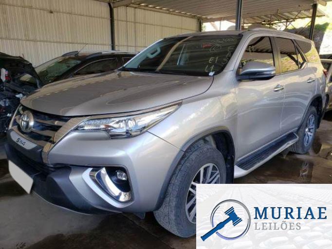 TOYOTA HILUX SW4 17/17 
