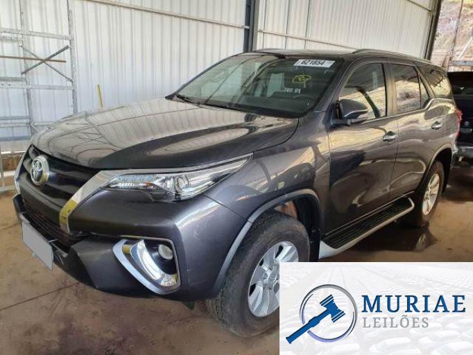 TOYOTA HILUX SW4 17/17