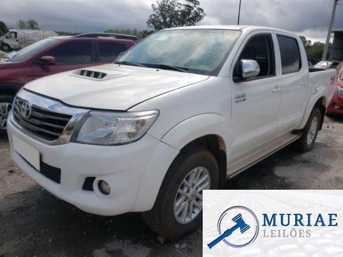 TOYOTA HILUX 15/15