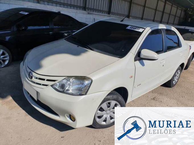 TOYOTA ETIOS SEDAN 15/15